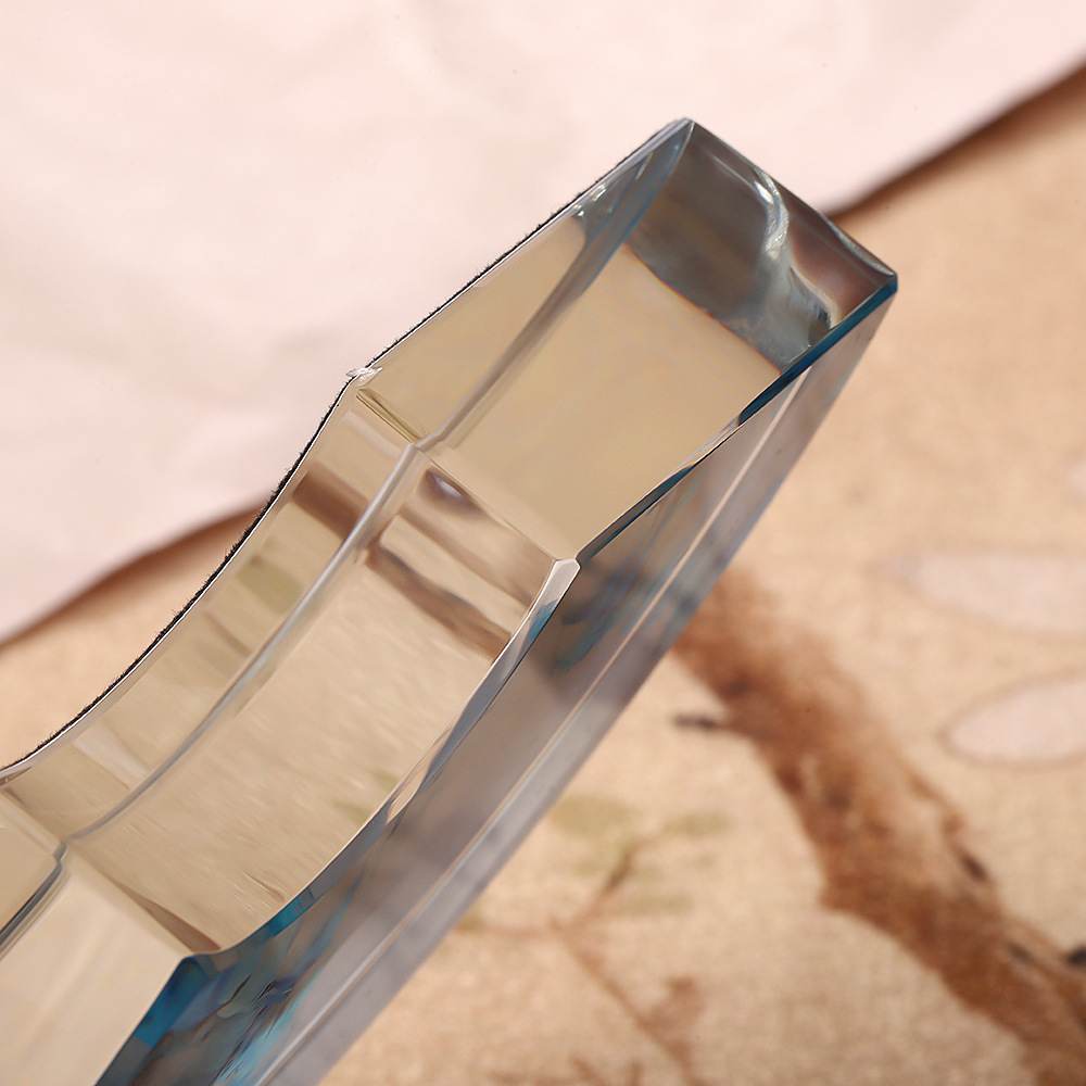 Kreativer, fächerförmiger Kris – Paper Weight Crystal Bewertung und Preis